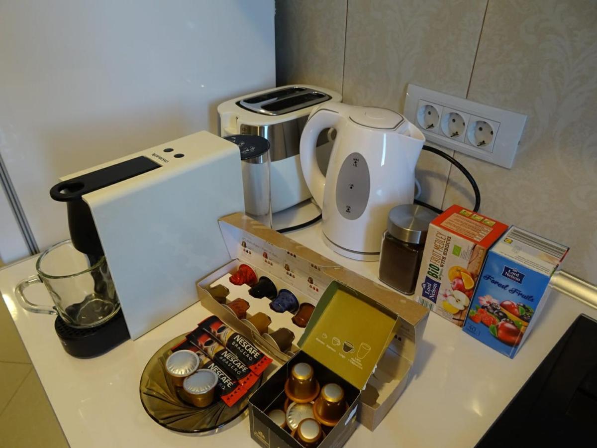 Carla'S Apart Palas-Hala Centrala 1 Bedroom, Airport Shuttle Yaş Dış mekan fotoğraf