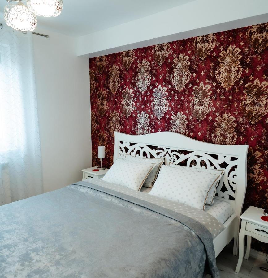 Carla'S Apart Palas-Hala Centrala 1 Bedroom, Airport Shuttle Yaş Dış mekan fotoğraf
