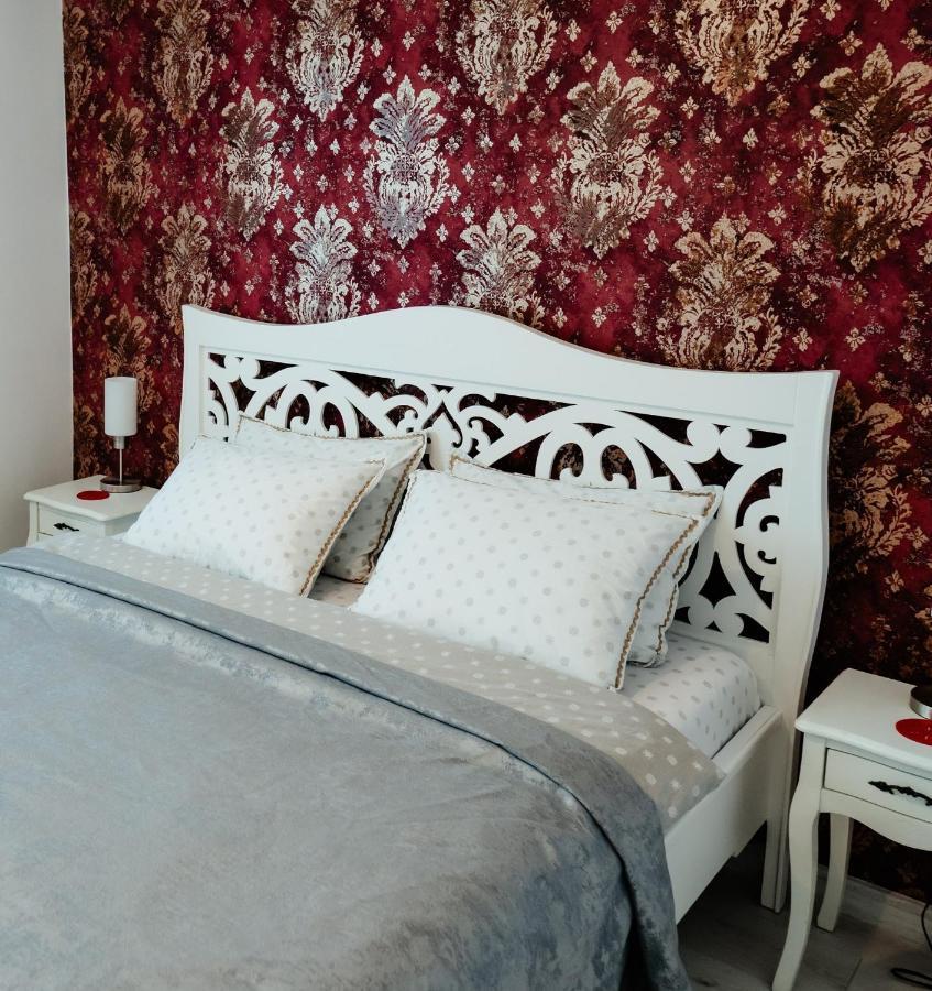 Carla'S Apart Palas-Hala Centrala 1 Bedroom, Airport Shuttle Yaş Dış mekan fotoğraf